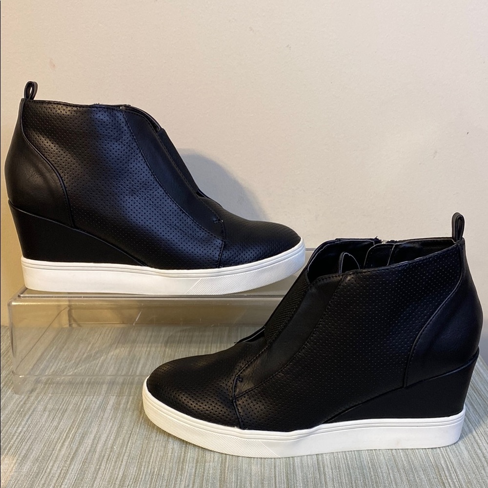Mia Black Wedge Ankle Boots Size 9.5